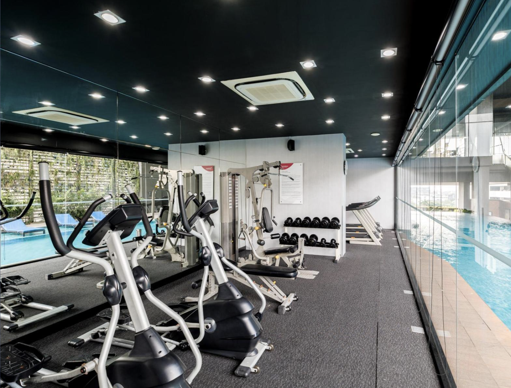 Suite SkyViews • Balcony • Sky Bar • Pool & Gym — managed short-term rental in Bangkok