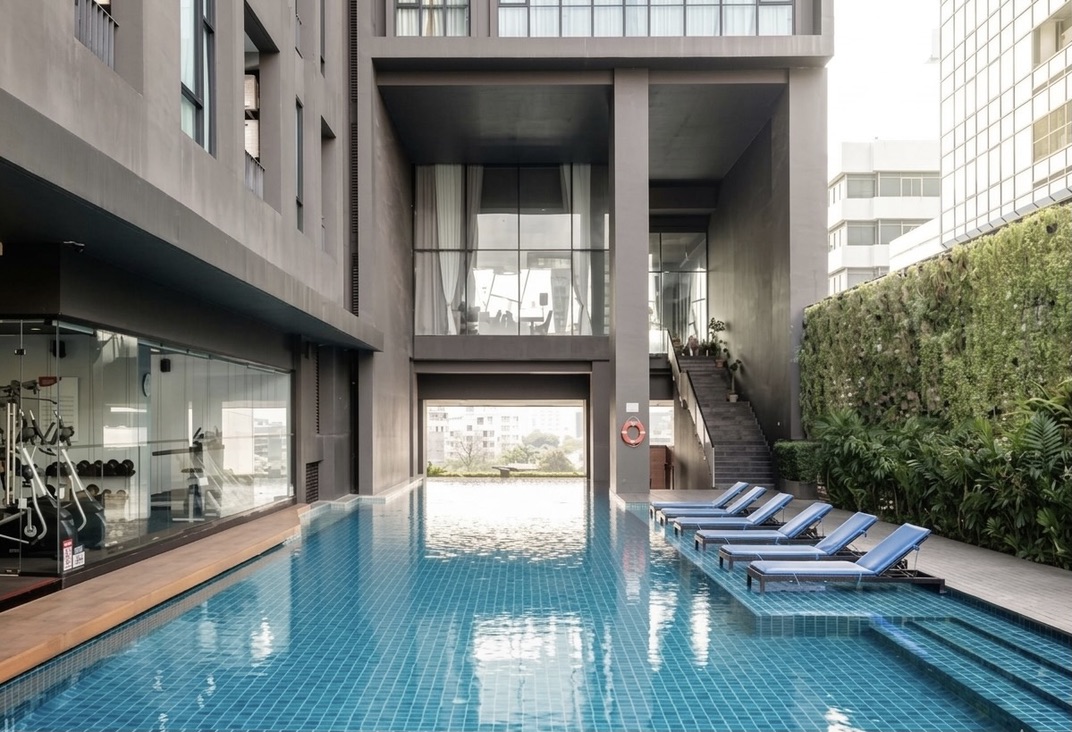 Ekkamai Sleeps3 Kitchen Fiber WiFi PoolGym W-Dryer — managed short-term rental in Bangkok