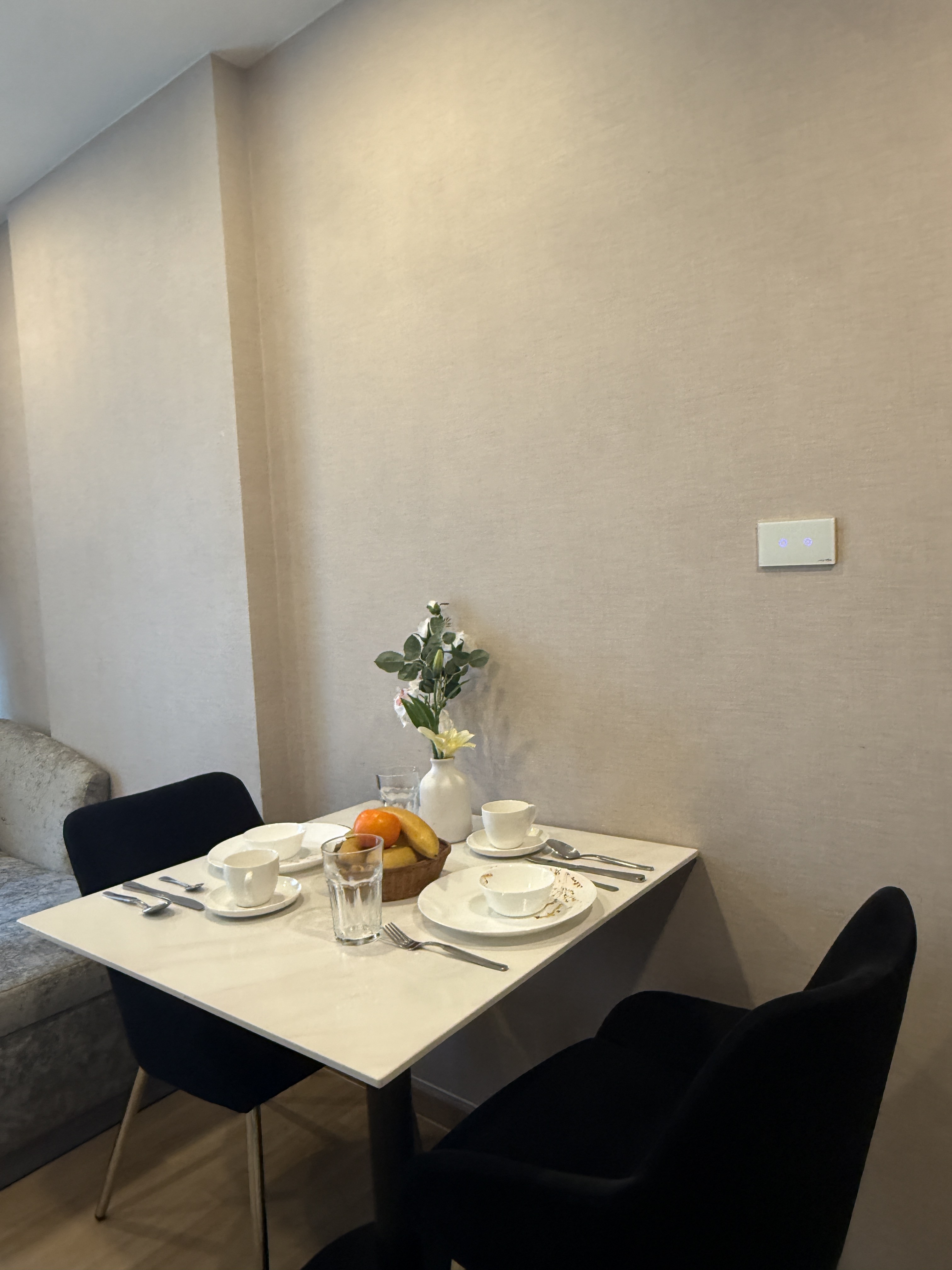 BTSFreeShuttle/RooftopPool/Balcony/500MbsWiFi — managed short-term rental in Bangkok