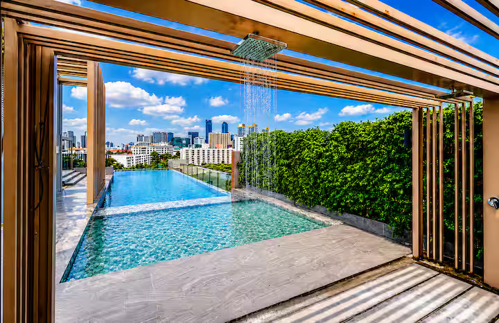 5 Min MRT• Pool•Gym •Massage Chair• Near Hospital — managed short-term rental in Bangkok