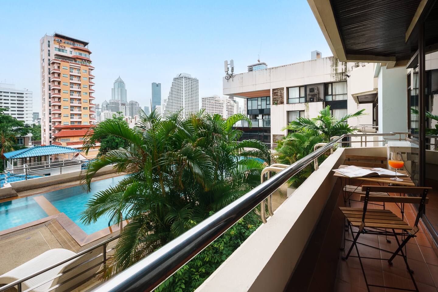 King Bed, Park, BTS 5min | Free Parking, Fast WiFi — managed short-term rental in Bangkok