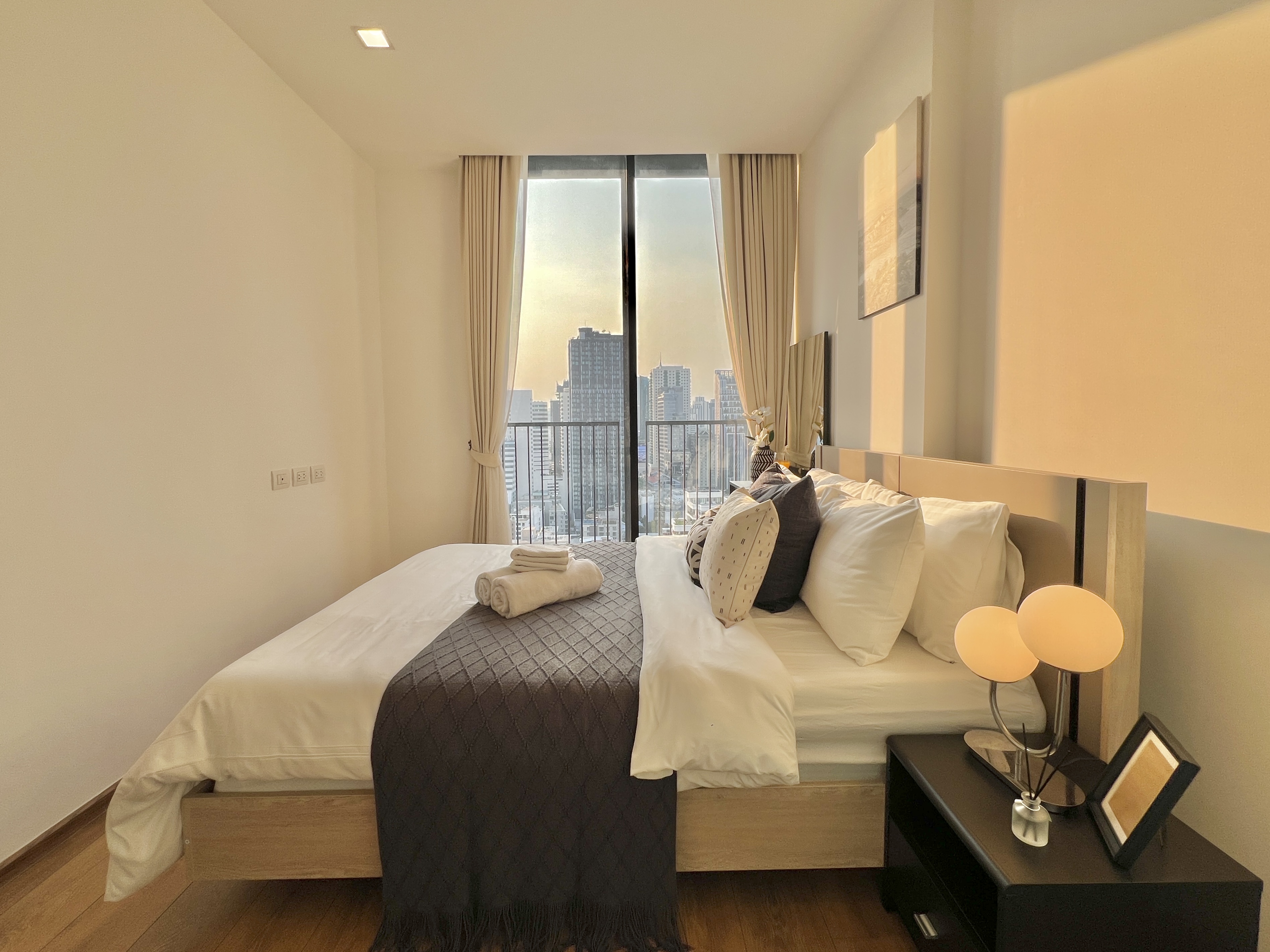 4minBTSPhromPhong EmphereMall RooftopPool WiFi 1Gb — managed short-term rental in Bangkok