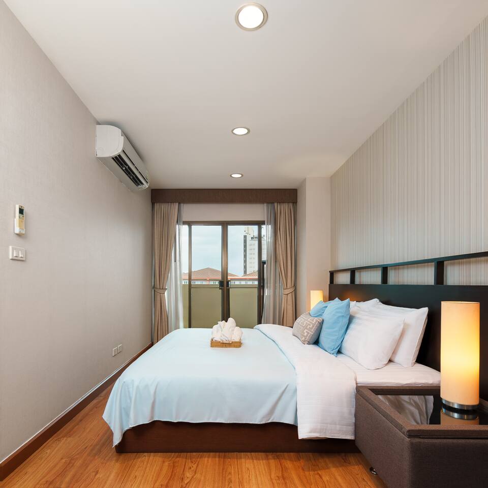 57m²Clean&Quiet/1GbWiFi/Kingbed/Cook/BalconyWasher — managed short-term rental in Bangkok