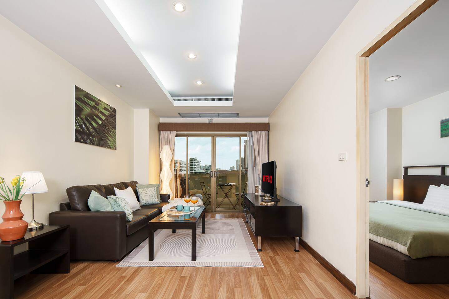 57m²10minBTS/1GbWiFi/FullKitchen/Tub/Nflix/KingBed — managed short-term rental in Bangkok