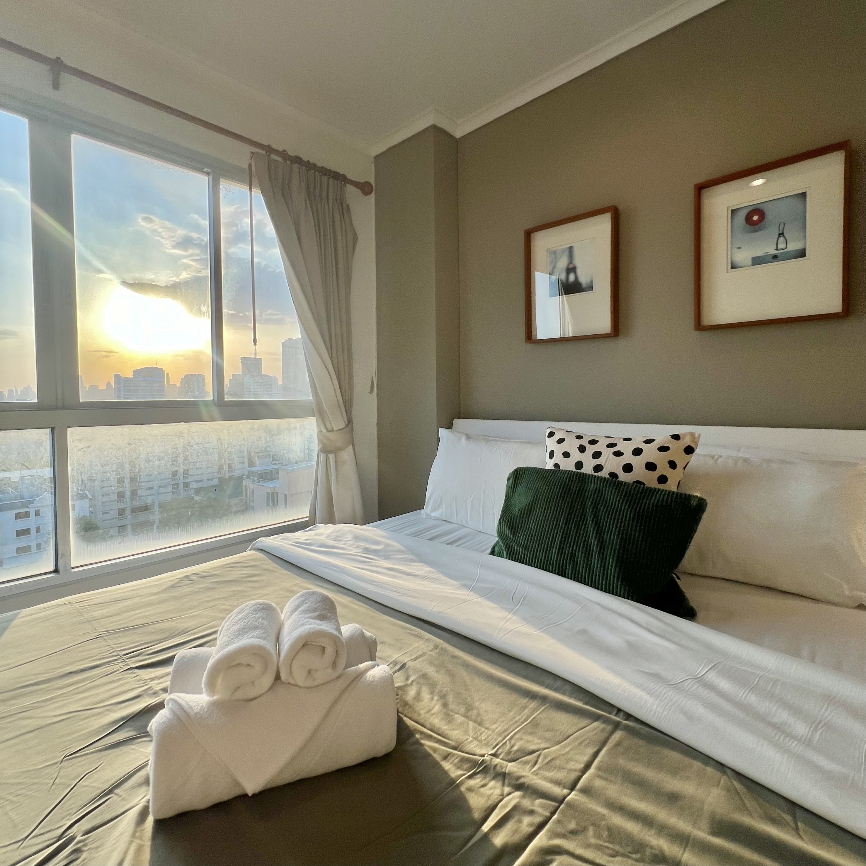 FL 10th SkyLineView Rama4/Ekkamai: Pool&Gym — managed short-term rental in Bangkok