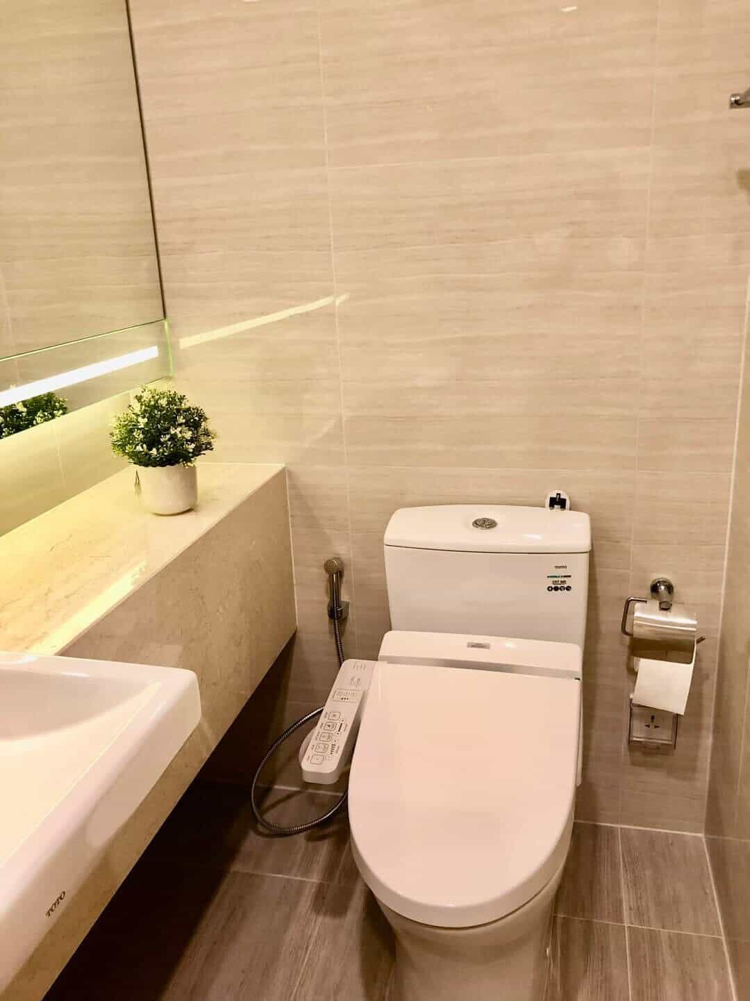 Low-rise Condo, Soi Sukhumvit 33 (near BTS Phrom Phong / EmQuartier) — managed short-term rental in Bangkok